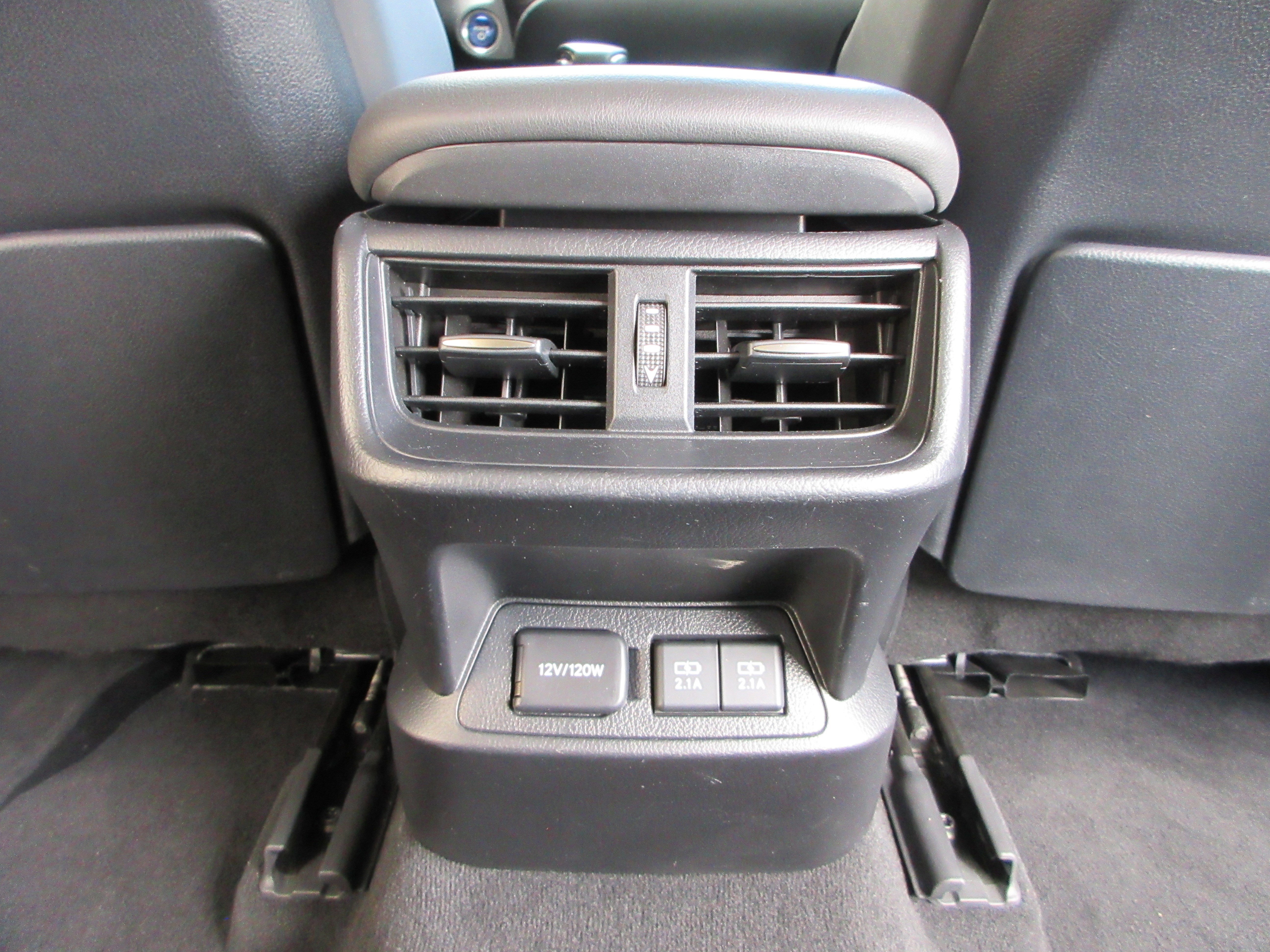 Used 2019 Atomic Silver Lexus 300h image 21