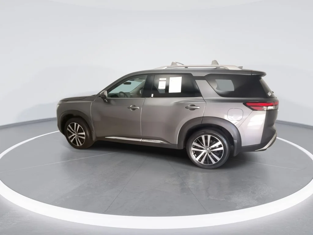 Used 2024 Gray Nissan Platinum image 2