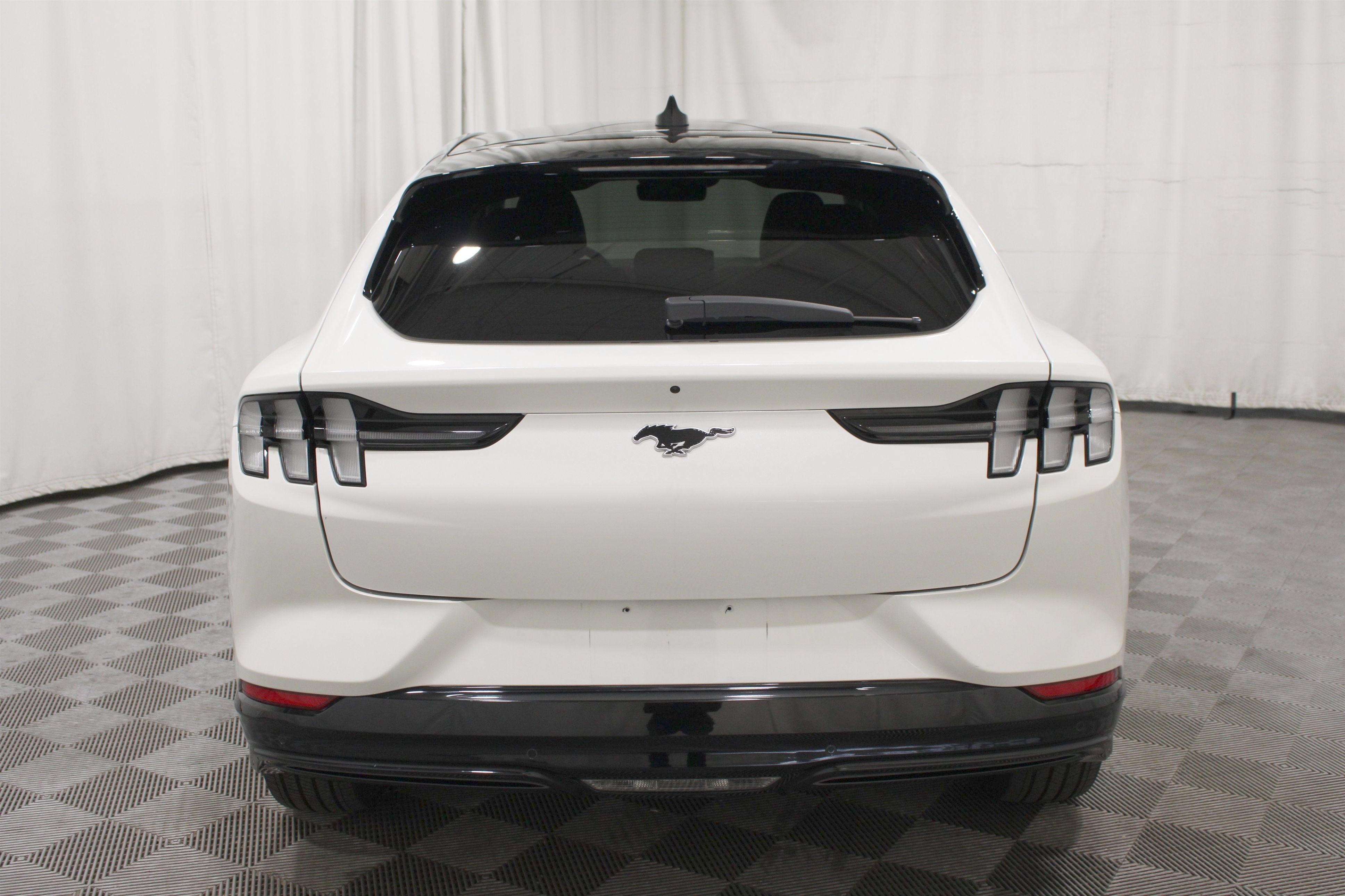 Used 2023 Star White Metallic Tri-Coat Ford Premium image 31