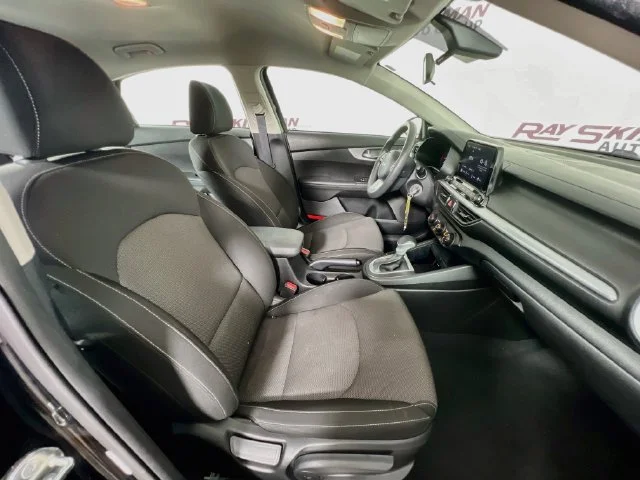 Used 2023 Black Kia LXS image 35