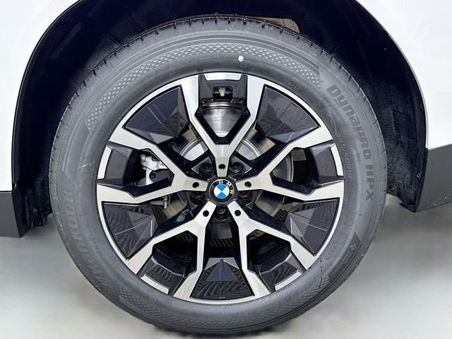 New 2026 White Metallic BMW 30 xDrive image 31