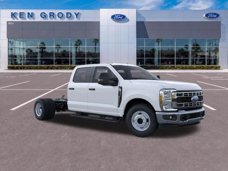 2026 Ford F-350 XL Crew Cab 179-In DRW's photo