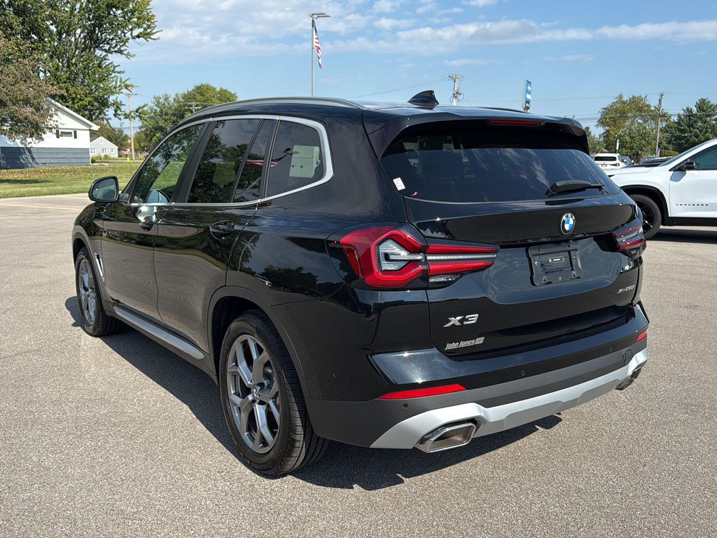 Used 2024 Jet Black BMW xDrive30i image 19