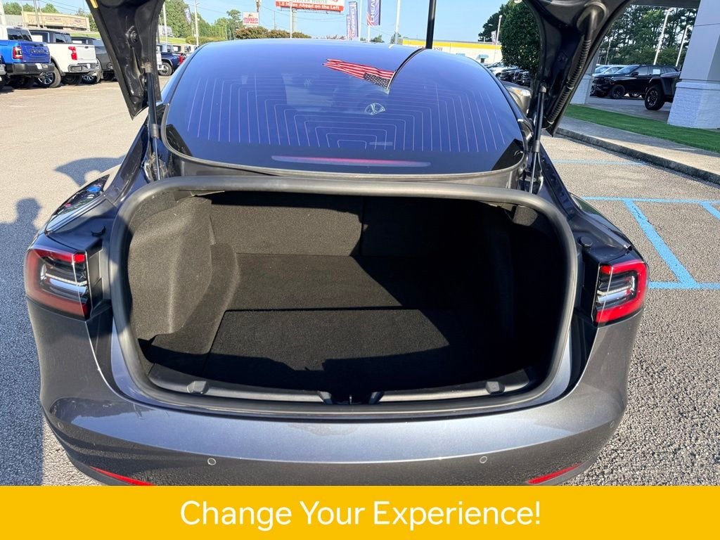 Used 2018  Tesla Long Range image 18