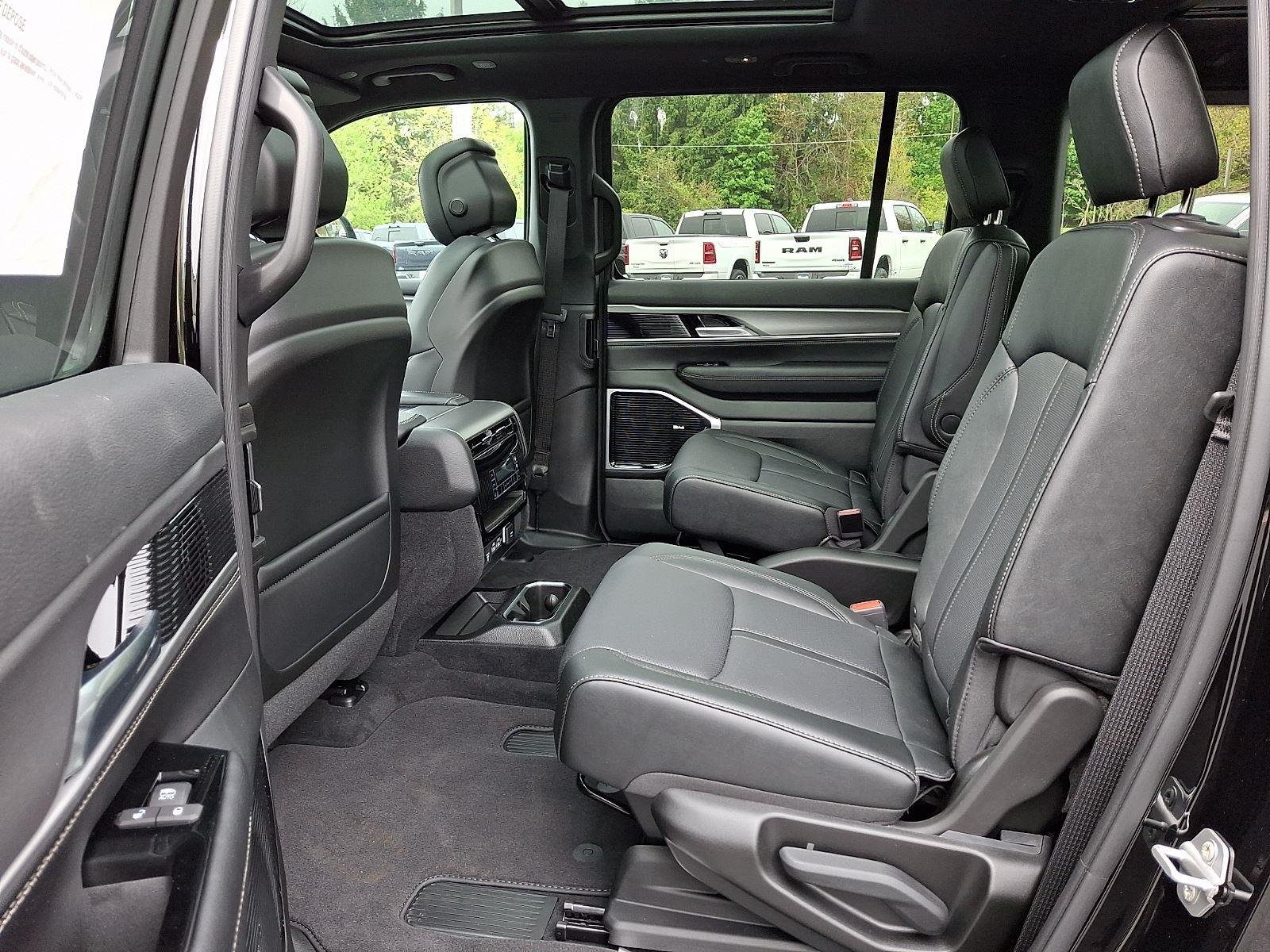 New 2026 High Gloss Black Jeep Limited Altitude image 7
