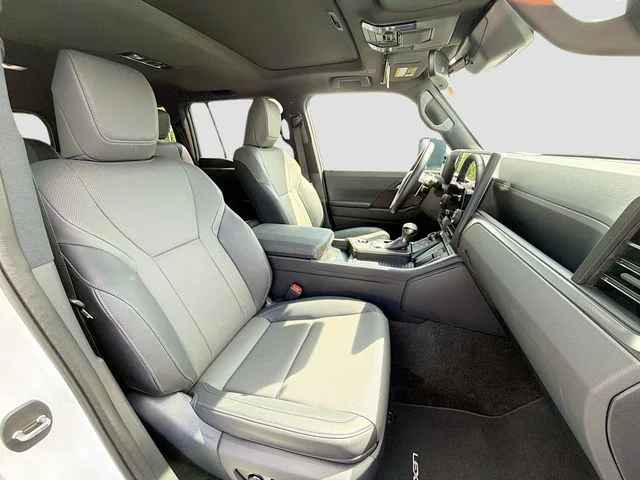 Used 2025 EMINENT WHITE PEARL Lexus 550 Premium+ image 27