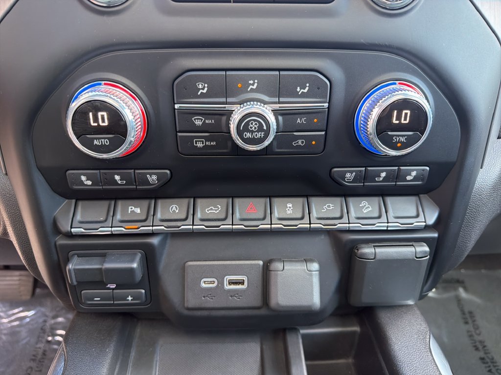 Used 2020 White GMC Denali image 23