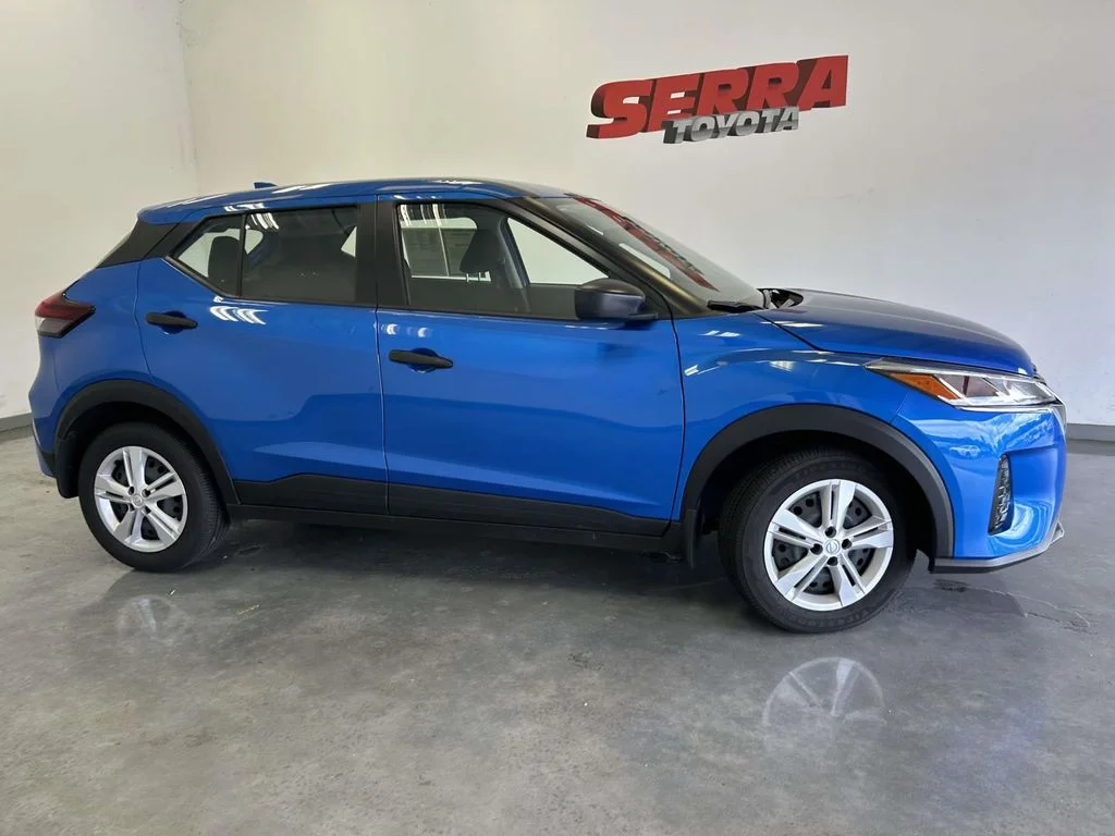 Used 2025 Blue Nissan S image 2