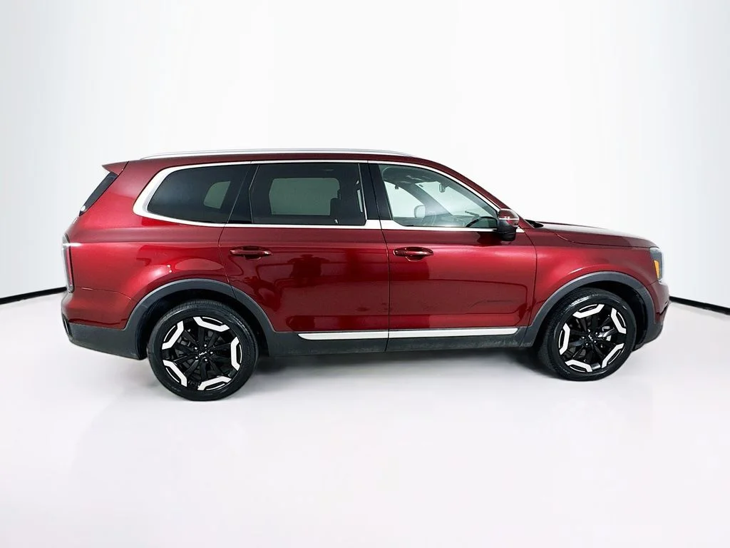 Used 2023 Red Kia EX image 8