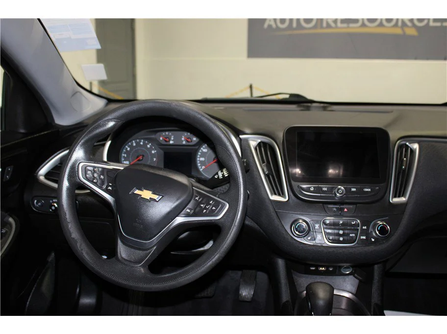 Used 2023 Summit White Chevrolet LT image 15