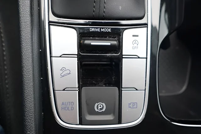 Used 2026 White Pearl Hyundai SE image 33