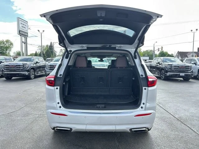 Used 2020 White Frost Tricoat Buick Avenir image 10