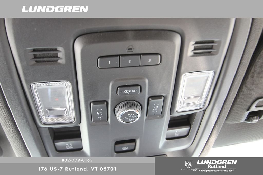 Used 2023 White GMC AT4 image 26