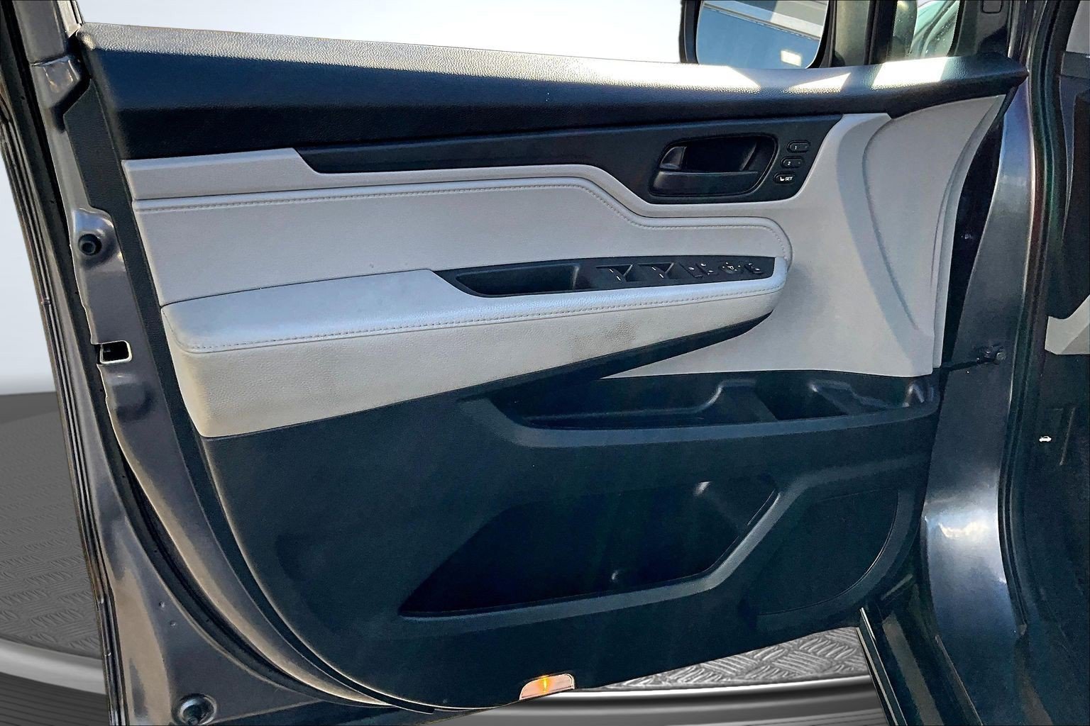 Used 2019 Gray Honda EX-L image 17