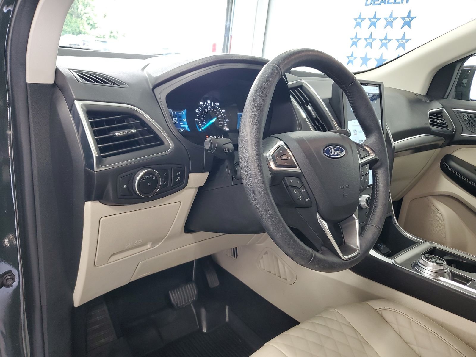 Used 2024 Green Ford Titanium image 15