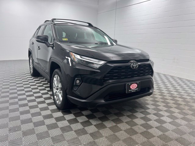 Used 2025 Black Toyota XLE Premium image 1