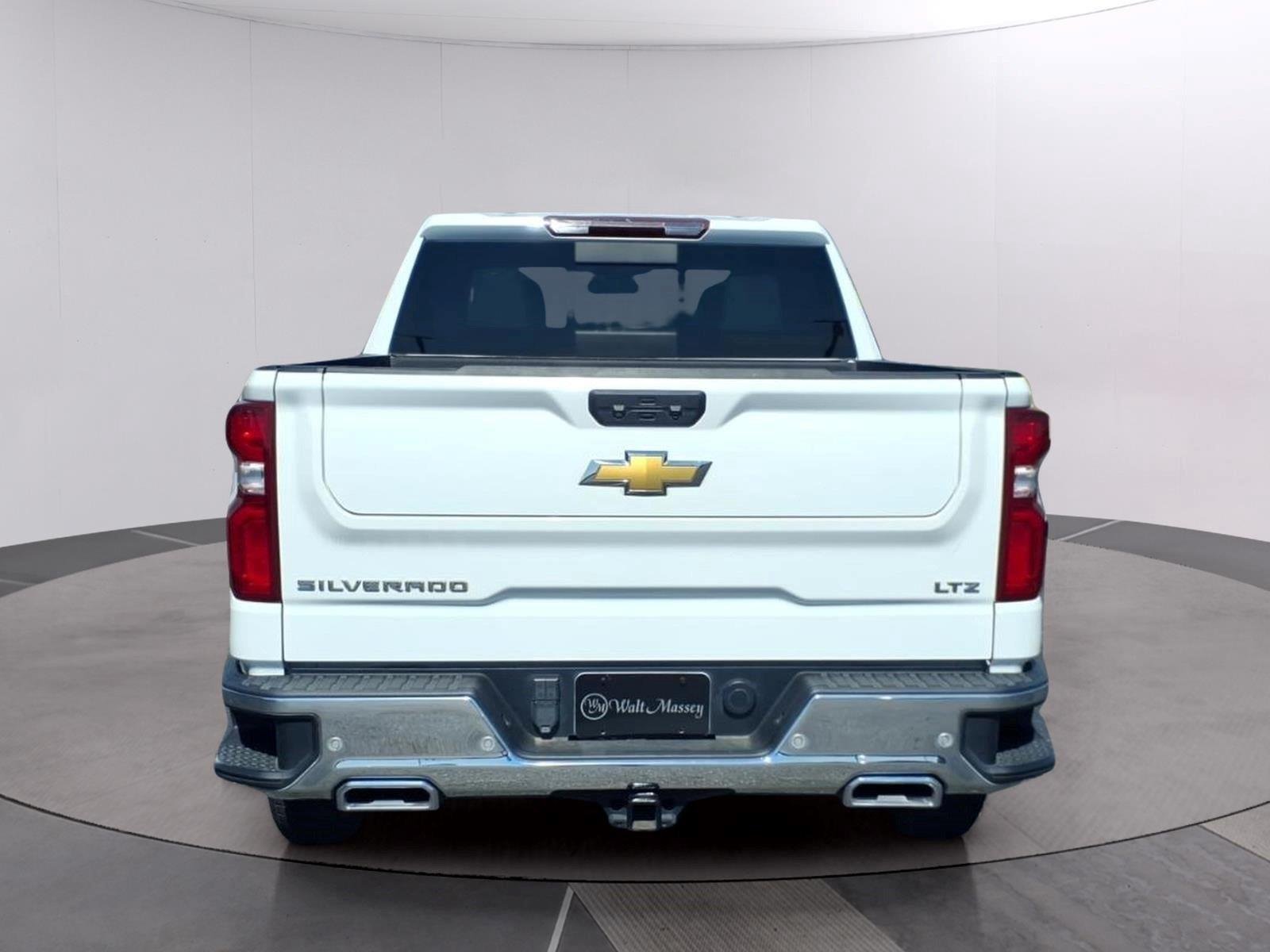 Used 2023 SUMMIT WHITE Chevrolet LTZ image 4