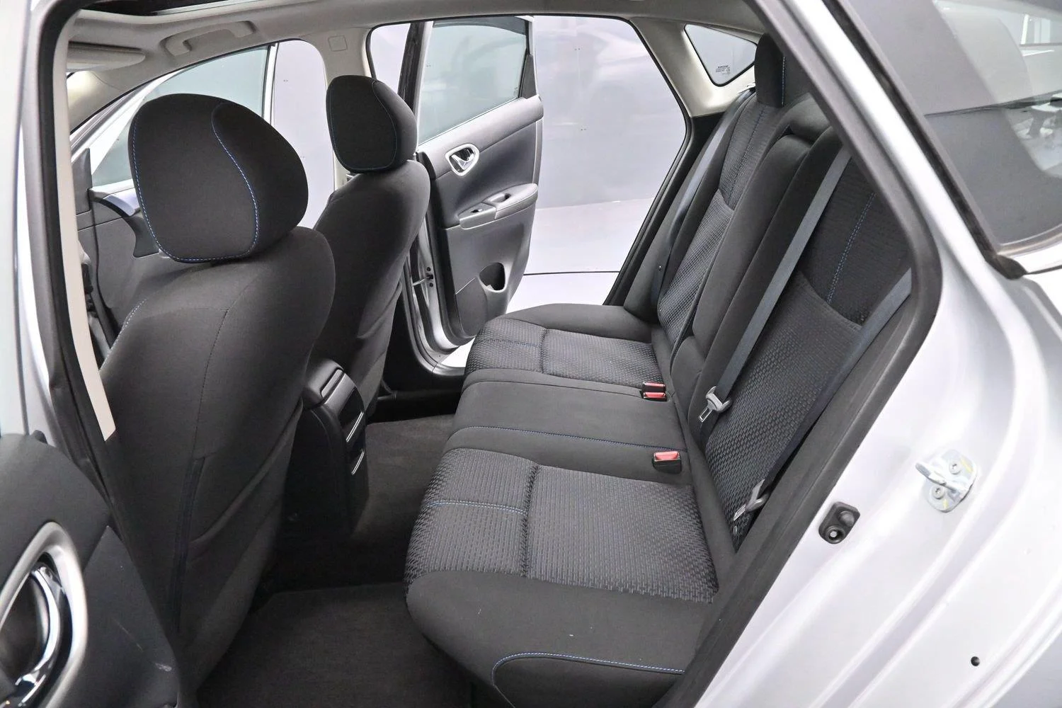 Used 2017 Brilliant Silver Nissan SR Turbo image 29
