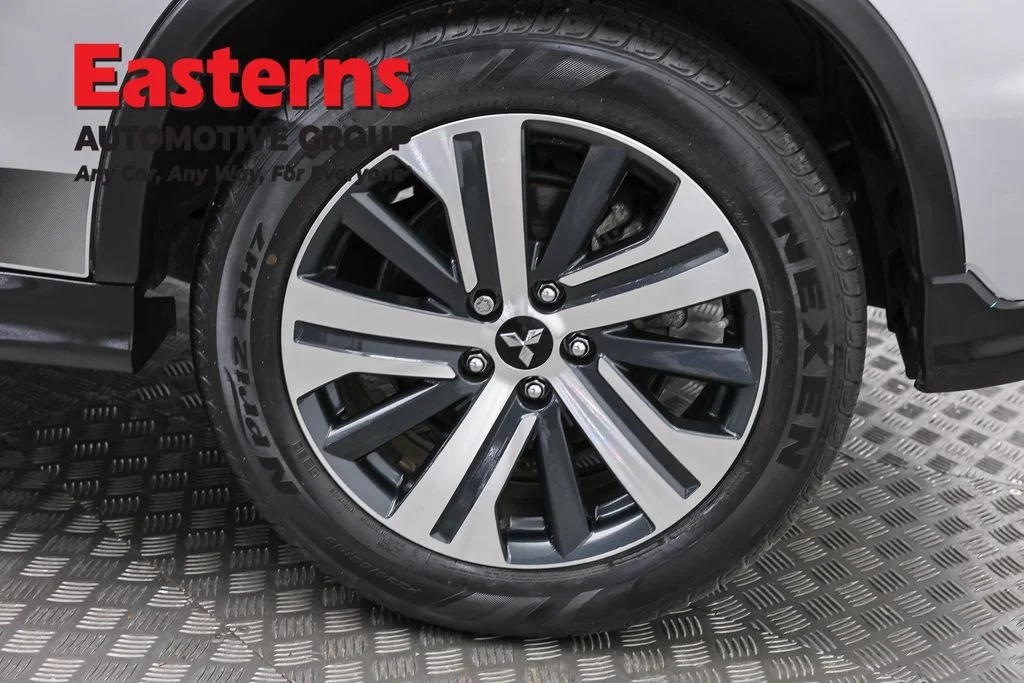 Used 2021 Silver Mitsubishi 2.0 ES image 32