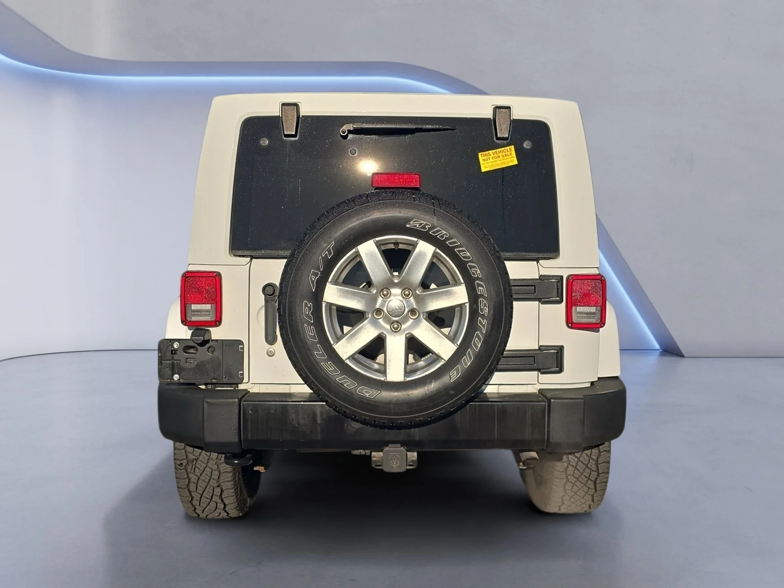 Used 2012 Bright White Clearcoat Jeep Sahara image 6