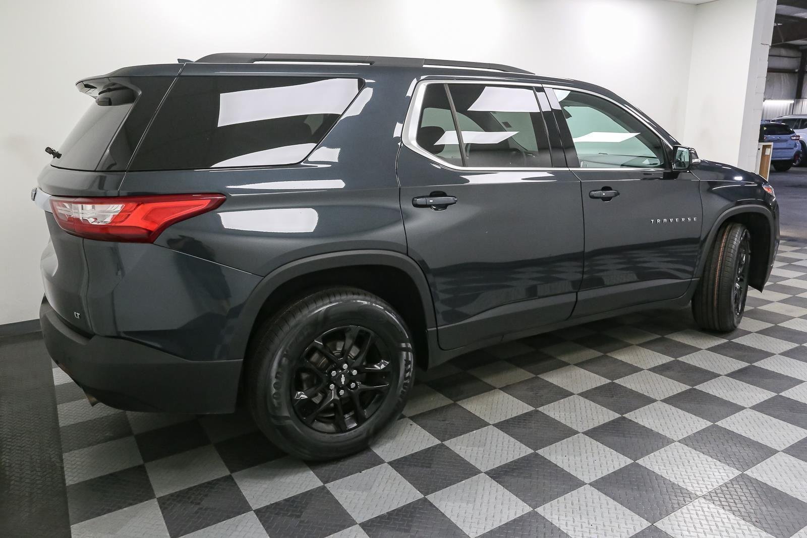 Used 2020 Graphite Metallic Chevrolet LT Cloth image 9