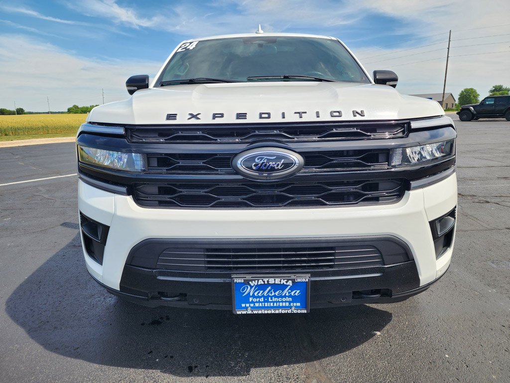 Used 2024 Star White Metallic Tri-Coat Ford Limited image 2