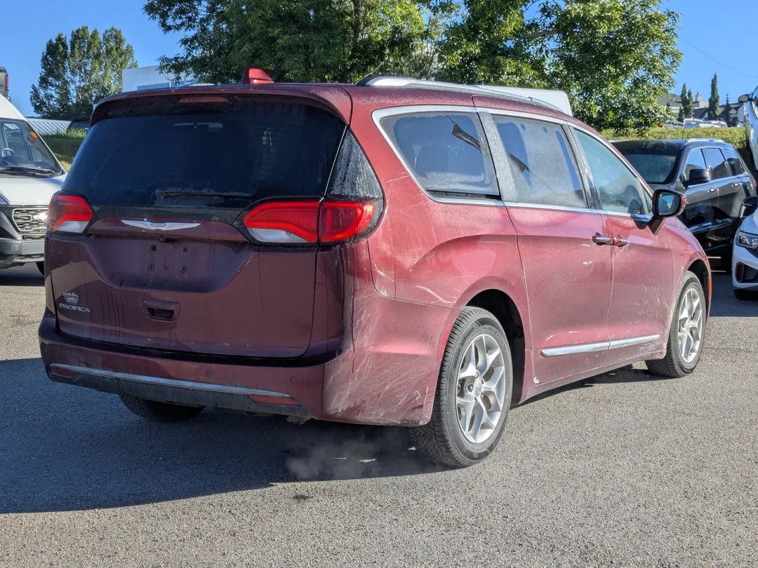 Used 2017 Red Chrysler Touring-L Plus - - FWD - 8.4 Uconnect NAV - 18 Wheels - Remote Start & More! image 8