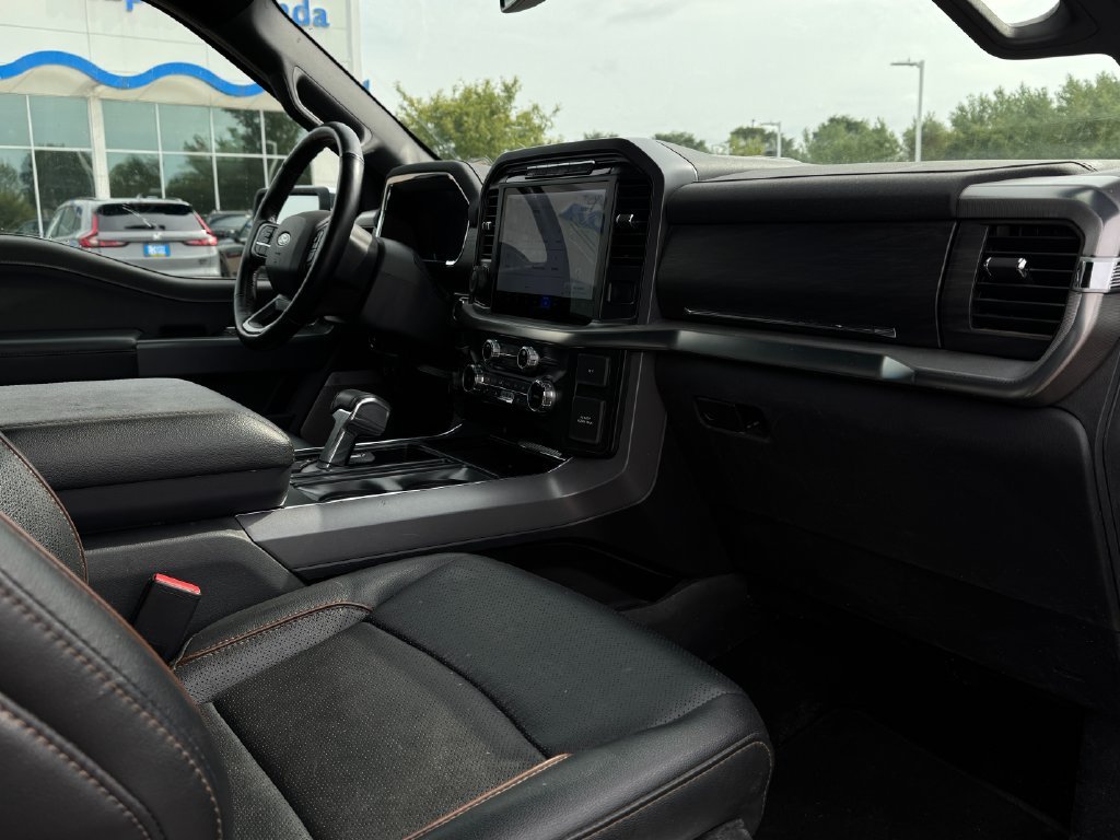 Used 2024 Atlas Blue Metallic Ford Lariat image 26
