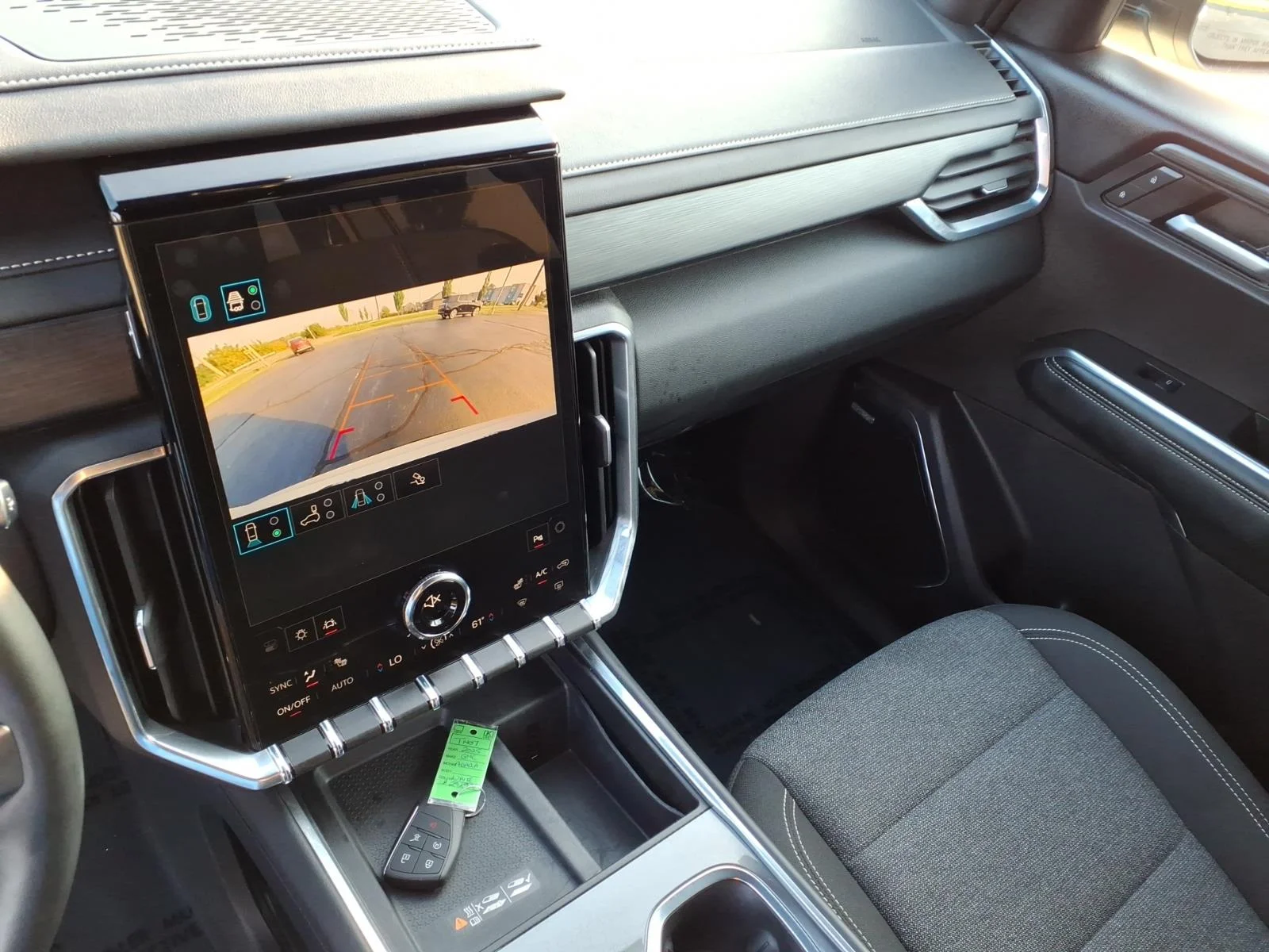 Used 2025 White GMC Elevation image 8