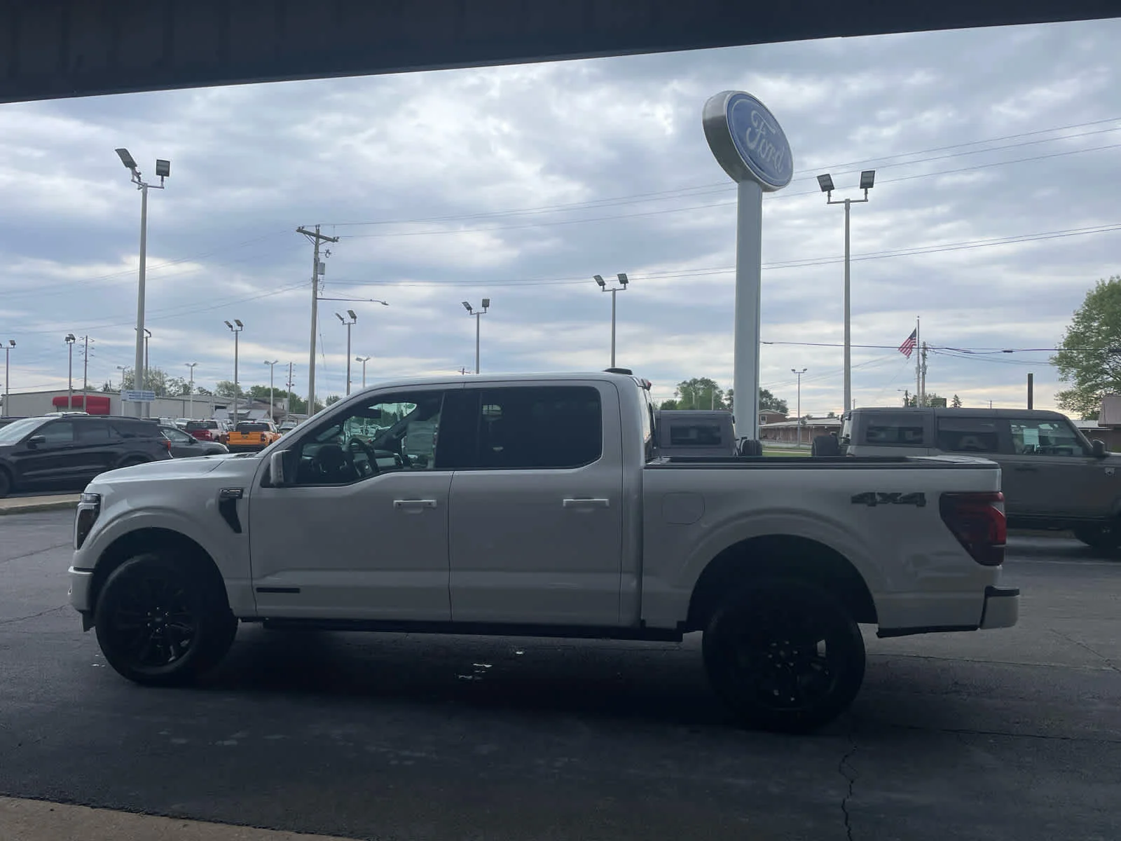 New 2026 Star White Metallic Tri-Coat Ford Platinum® image 3