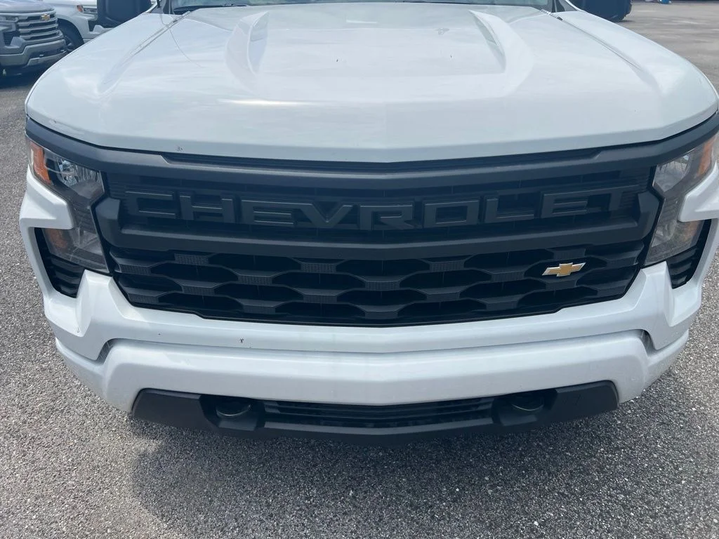 New 2026 Summit White Chevrolet Custom image 10
