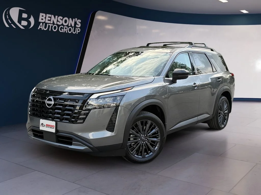 2026 Nissan Pathfinder SL 2WD's photo