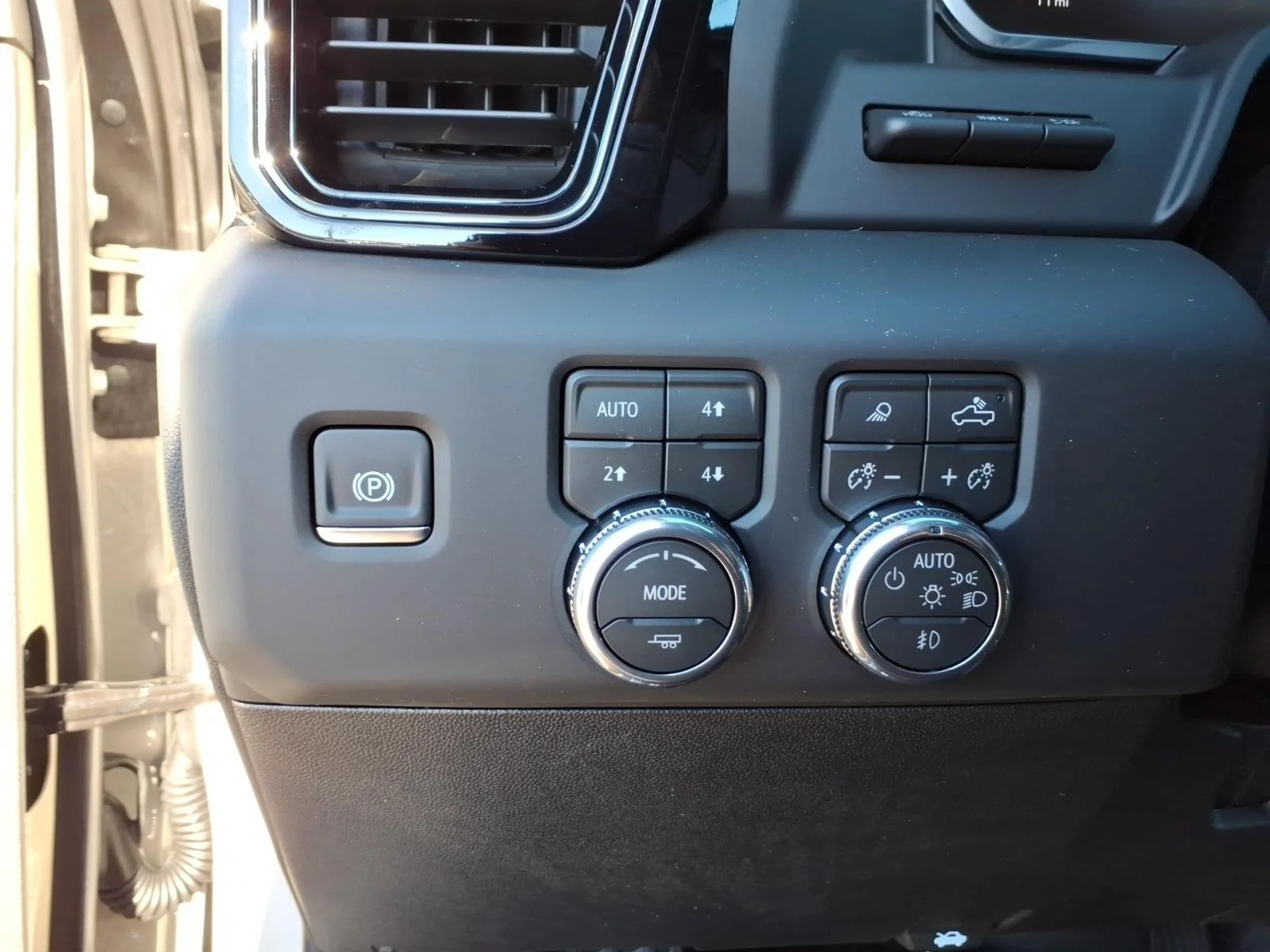 2026 GMC Sierra 2500HD AT4 - Photo 10