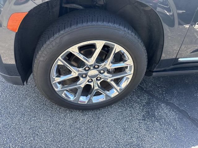 Used 2021 Hunter Green GMC Denali image 16