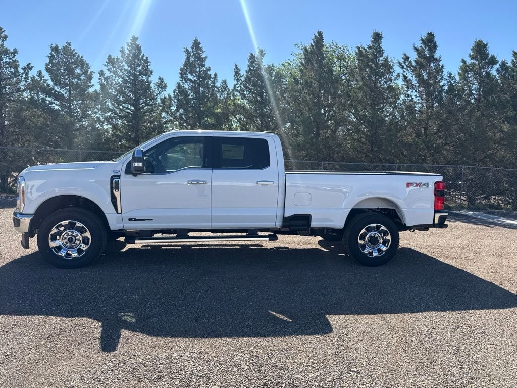New 2026 Oxford White Ford Lariat image 3