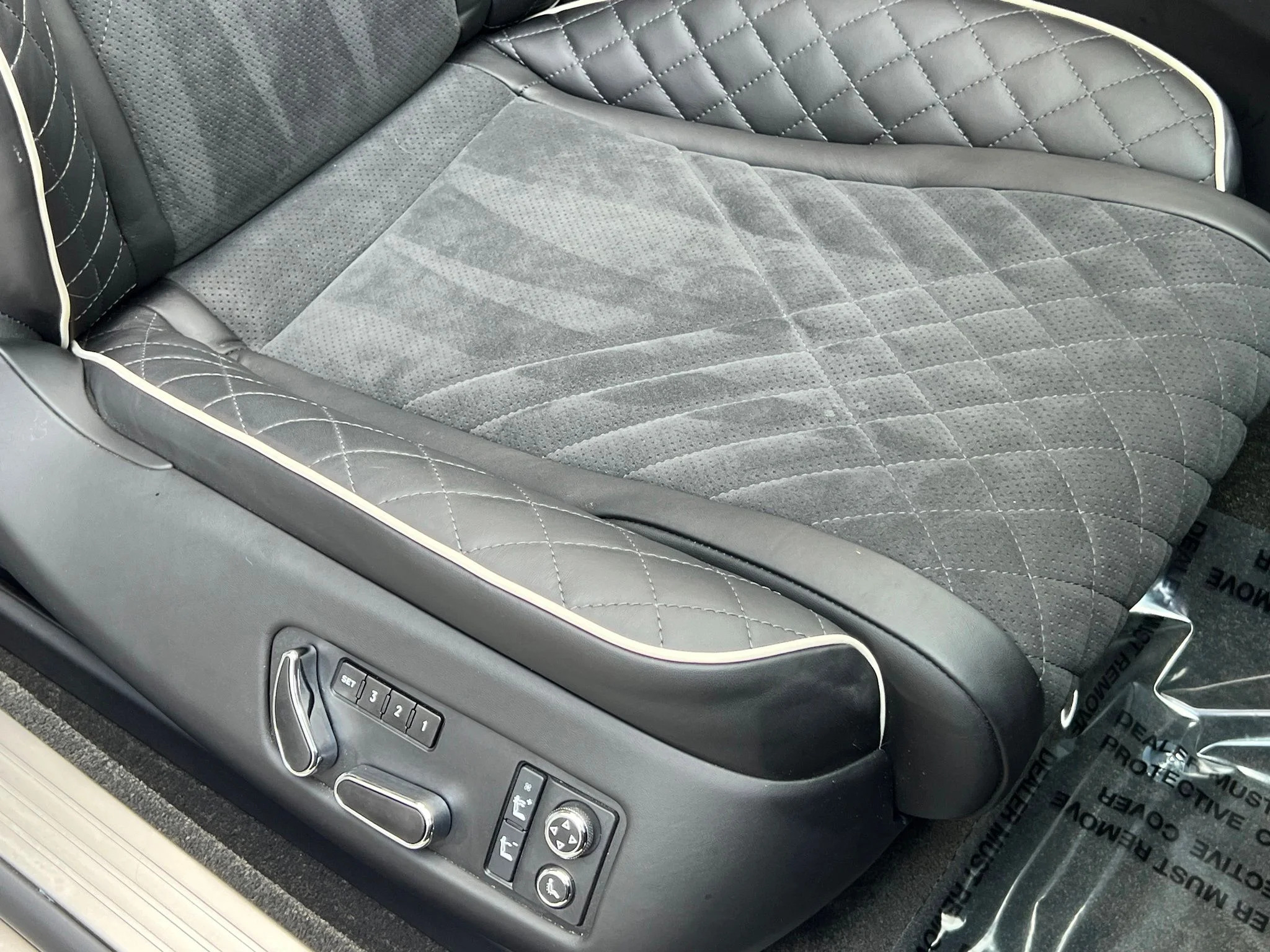Used 2018 Black Bentley Base image 30