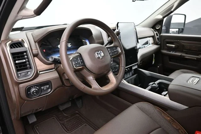 New 2026 Diamond Black Crystal Pearl-Coat Exterior Paint RAM Limited image 5