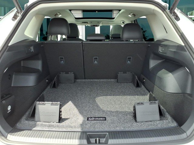 New 2026 Pure White Volkswagen SE 4Motion image 8