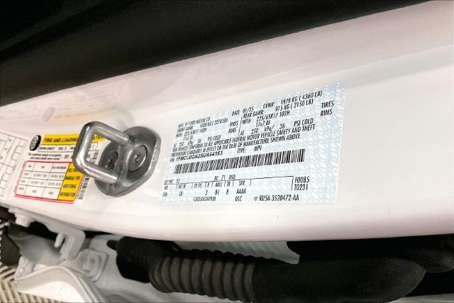 Used 2025 Oxford White Ford Active image 36