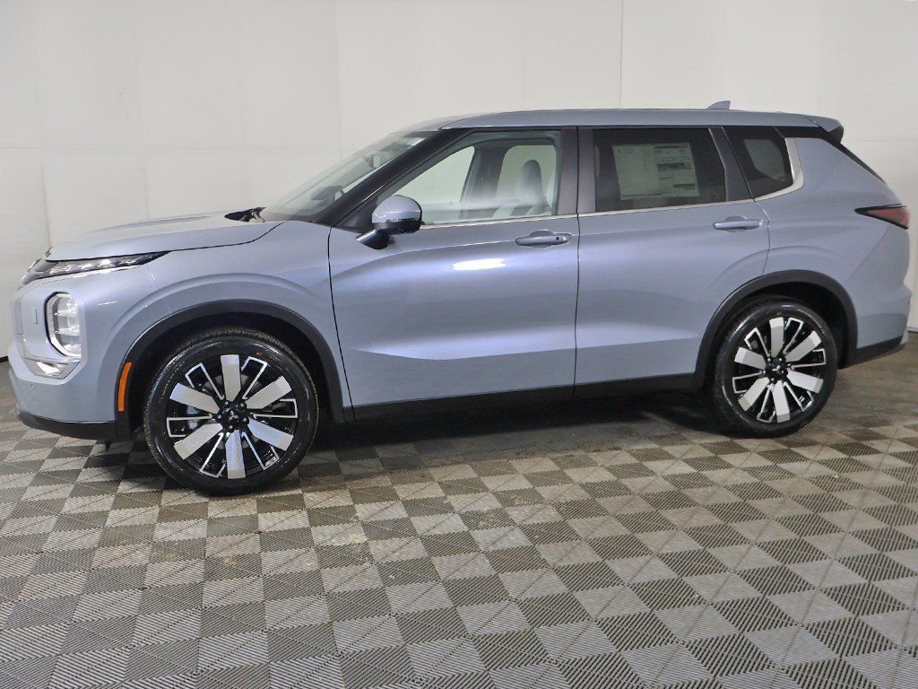 New 2026 Gray Mitsubishi SE image 20