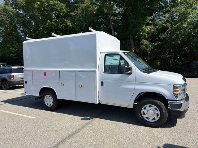 New 2027 Oxford White Ford E-350 SRW image 2