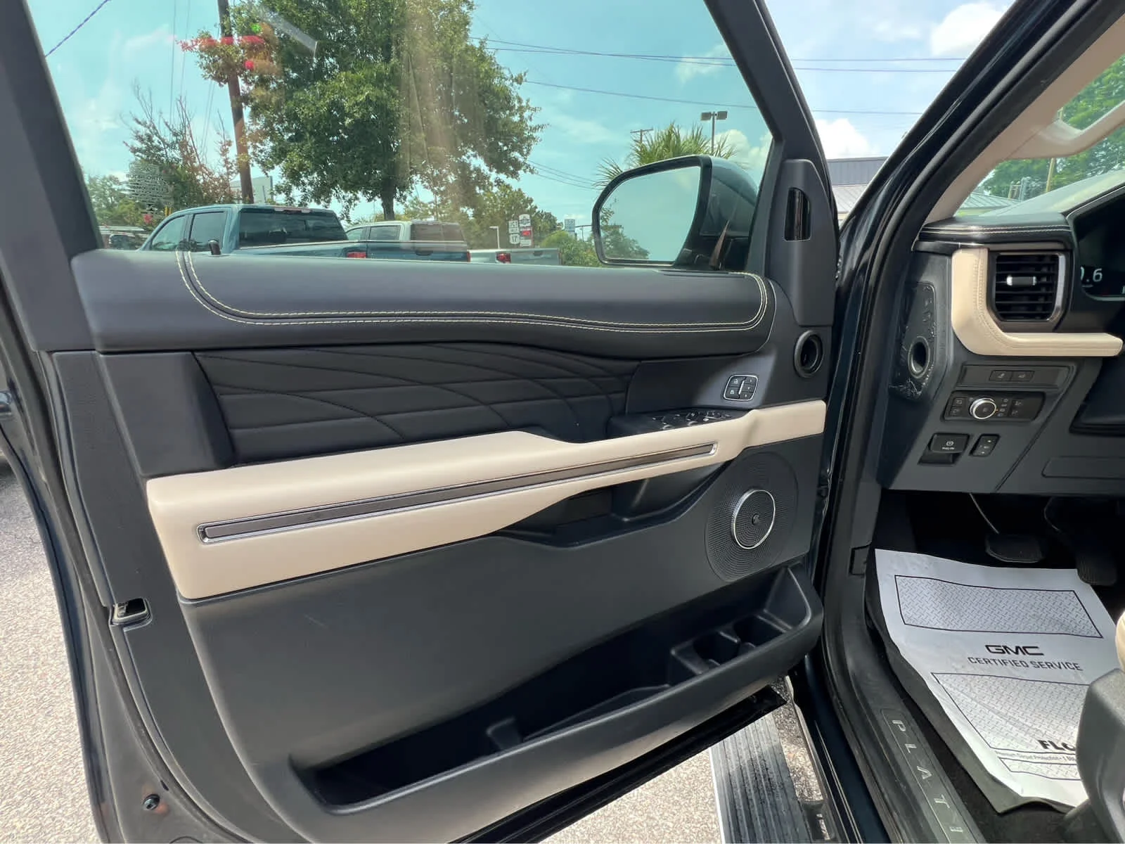 Used 2022 Blue Ford Platinum image 7