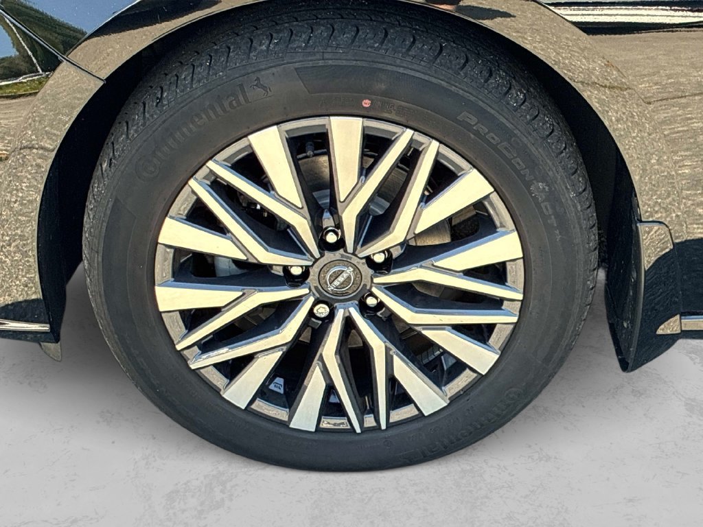 Used 2023 Black Nissan 2.5 SV image 20