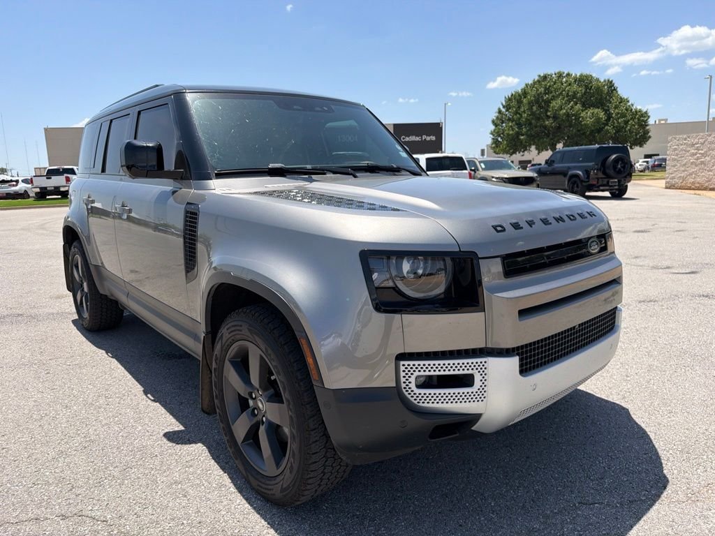 Used 2025 Silver Land Rover S image 4