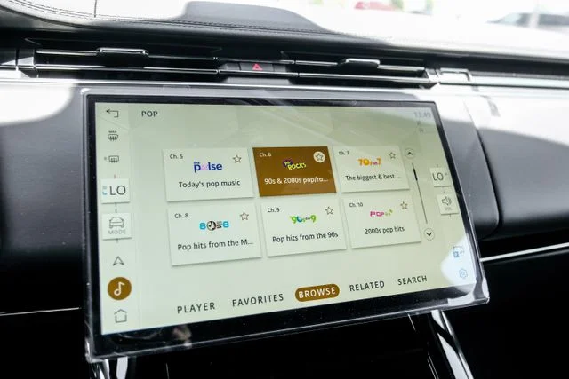 New 2026 Gray Land Rover SE image 38