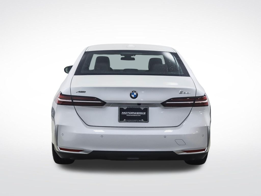 Used 2026 White Metallic BMW 530i xDrive image 4
