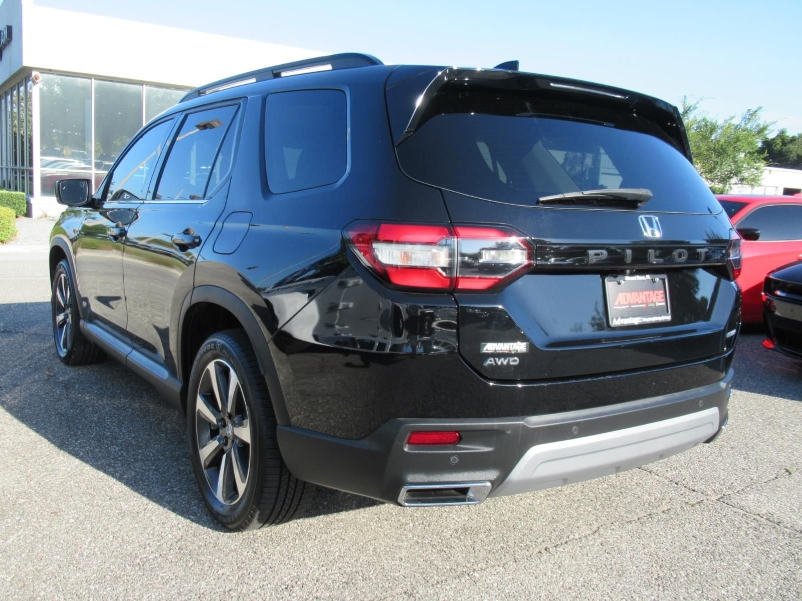 Used 2023 Black Honda Elite image 5