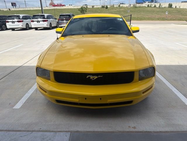 2005 Ford Mustang V6 Premium's photo