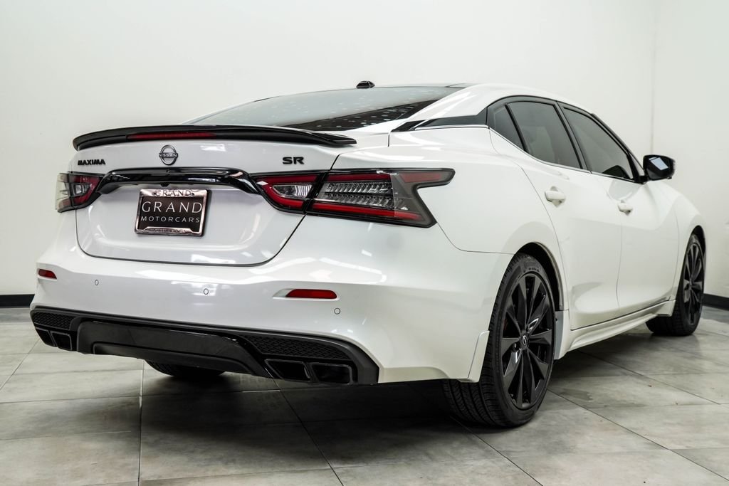 Used 2023 White Nissan SR image 12