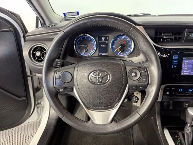 Used 2017 White Toyota SE image 27